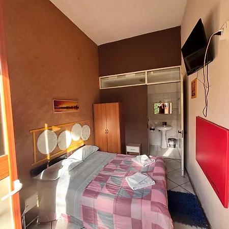 Ai Piedi Dell' Etna Per Gruppi Fino A 20 Persone Apartamento *
