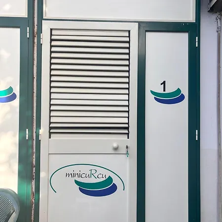 Ai Piedi Dell' Etna Per Gruppi Fino A 20 Persone Διαμέρισμα Acireale