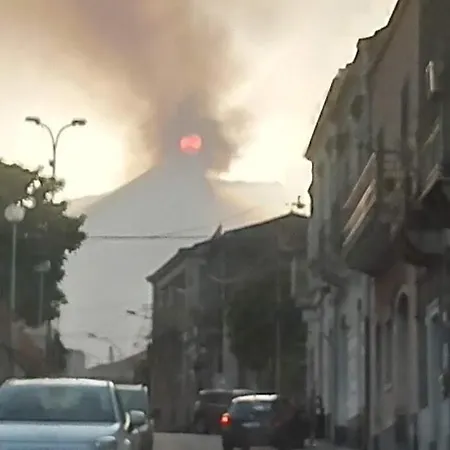 Ai Piedi Dell' Etna Per Gruppi Fino A 20 Persone Apartment *