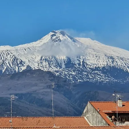 Ai Piedi Dell' Etna Per Gruppi Fino A 20 Persone Apartment