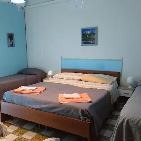 Ai Piedi Dell' Etna Per Gruppi Fino A 20 Persone Apartment