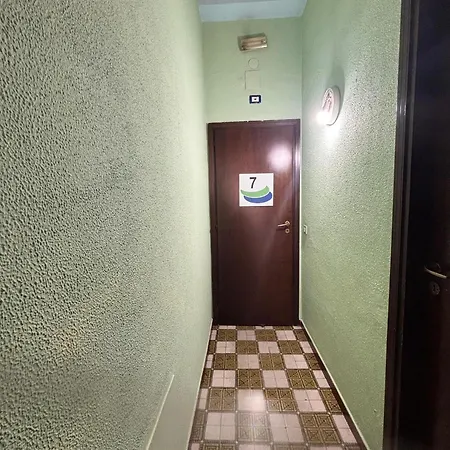 Ai Piedi Dell' Etna Per Gruppi Fino A 20 Persone Apartment *