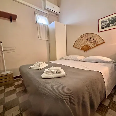 Apartment Ai Piedi Dell' Etna Per Gruppi Fino A 20 Persone *